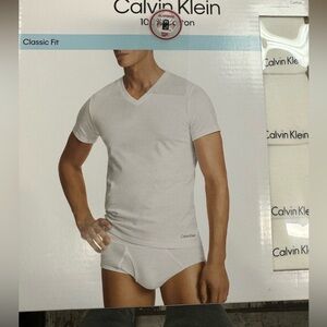 Calvin Klein Classic Fit V Neck T-Shirt 4 pack SIZE M